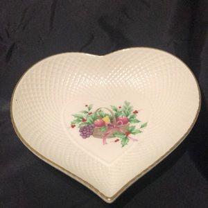 Vintage 1980s Mikasa Christmas Spirit B2098 Bone China Heart Shape Dish.